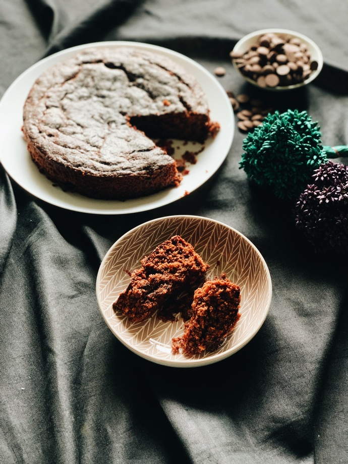Chocolate Blackcurrant Cake with Marshmallows – seitan is my motor