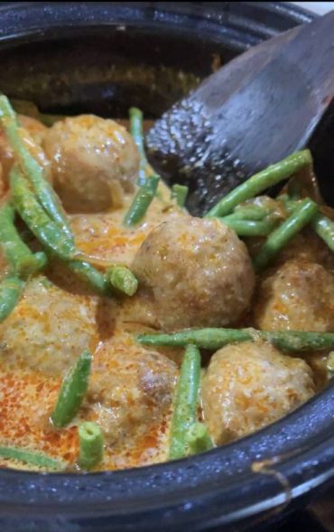 Thai_Red_Curry_Meatballs_craversguide