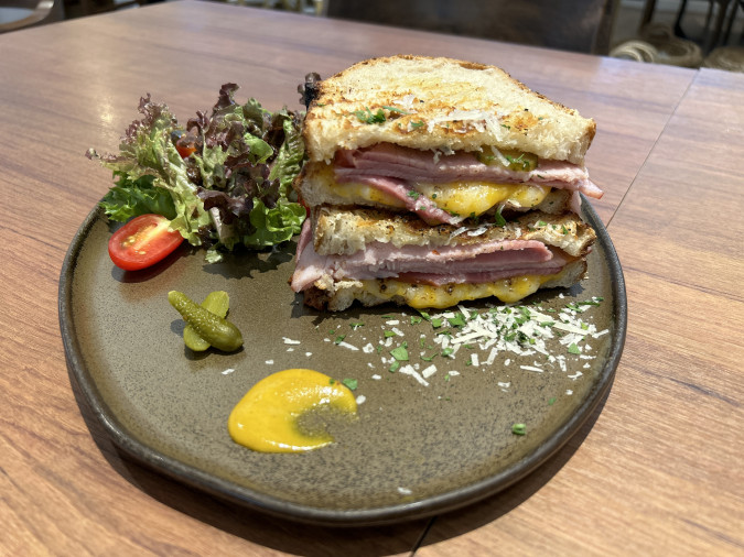 Nick Cafe Bangkok Ham and cheese sandwich