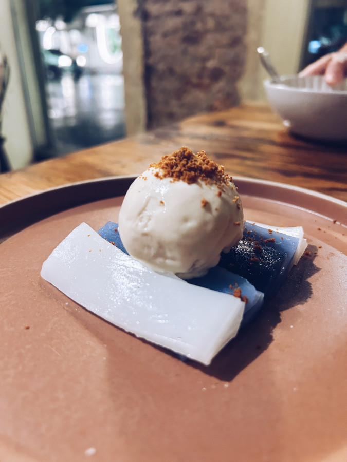 Samlor Bangkok dinner kanom chan with coconut ice cream